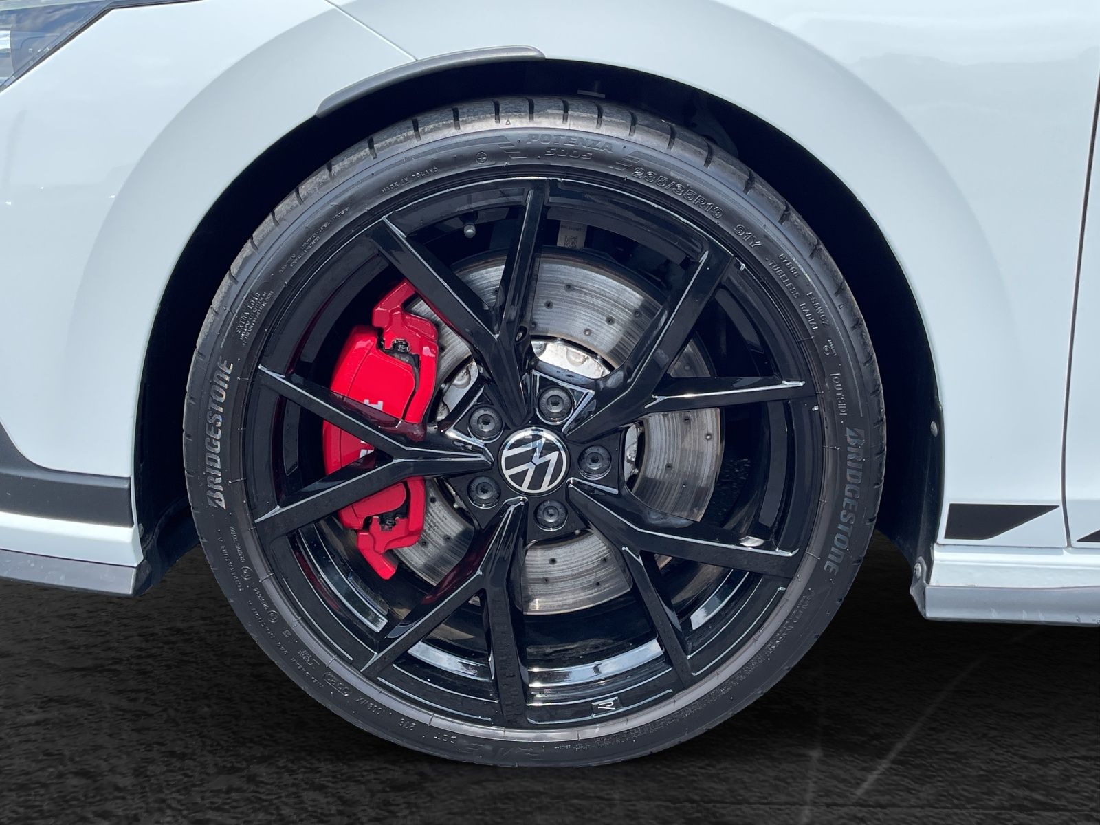 Volkswagen Golf GTI Clubsport 2.0 TSI DSG Black Style  Head