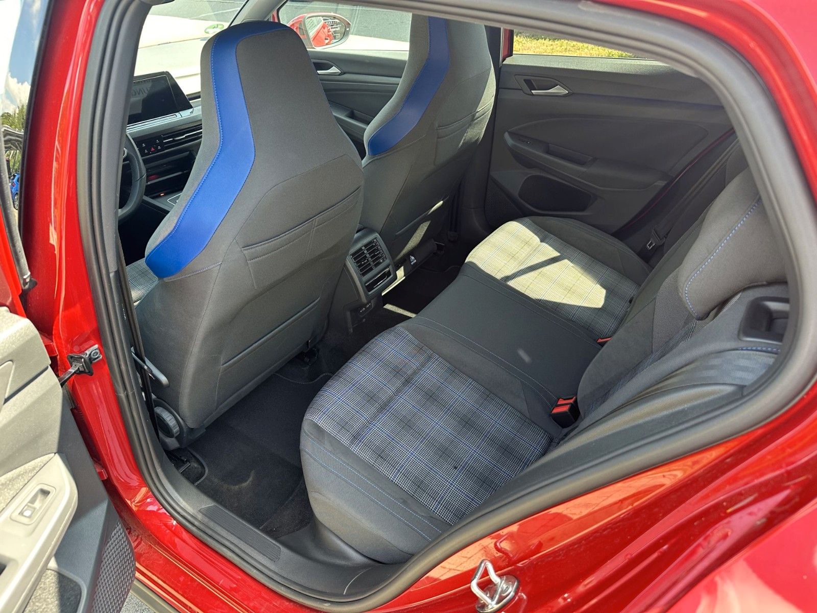 Volkswagen Golf VIII 1.4 GTE eHybrid - Samsaru's Car Outlet