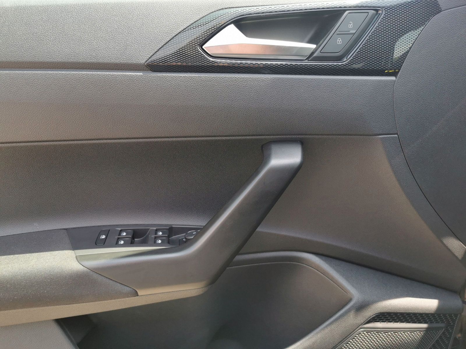 Volkswagen Taigo Life 1.0 TSI - Samsaru's Car Outlet