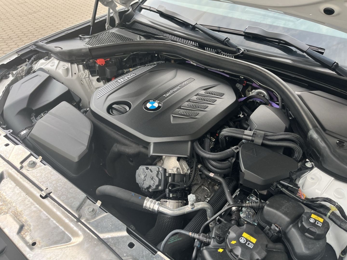 BMW 320 d Sport Line xDrive Limousine/Panodach/Navi