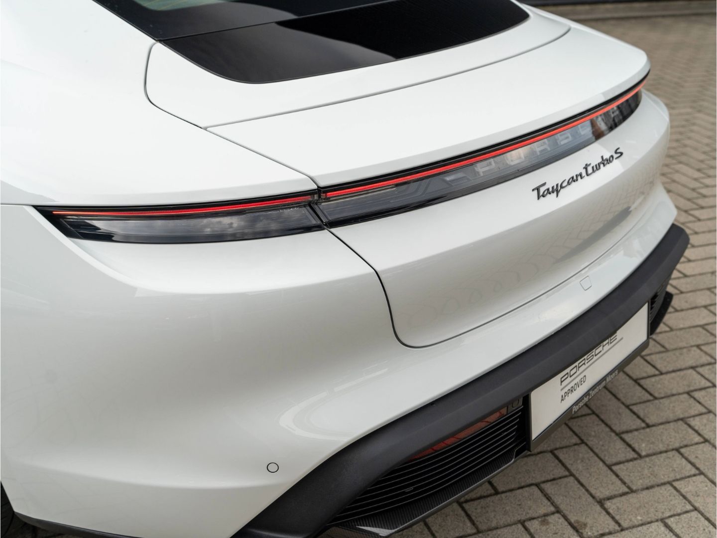 Porsche Taycan Turbo S Matrix LED PDLS Carbon uvm.