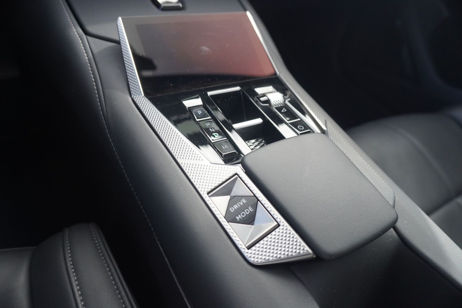 DS Automobiles DS4 PureTech130 Aut. Matrix ACC Navi 360° Pano