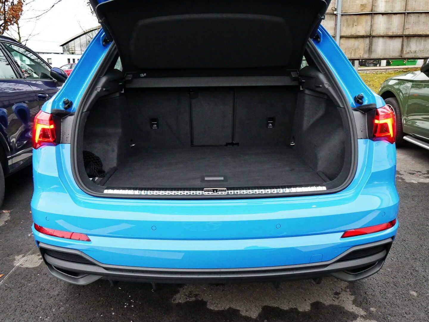 Audi Q3 45 TFSI quattro S line - Samsaru's Car Outlet