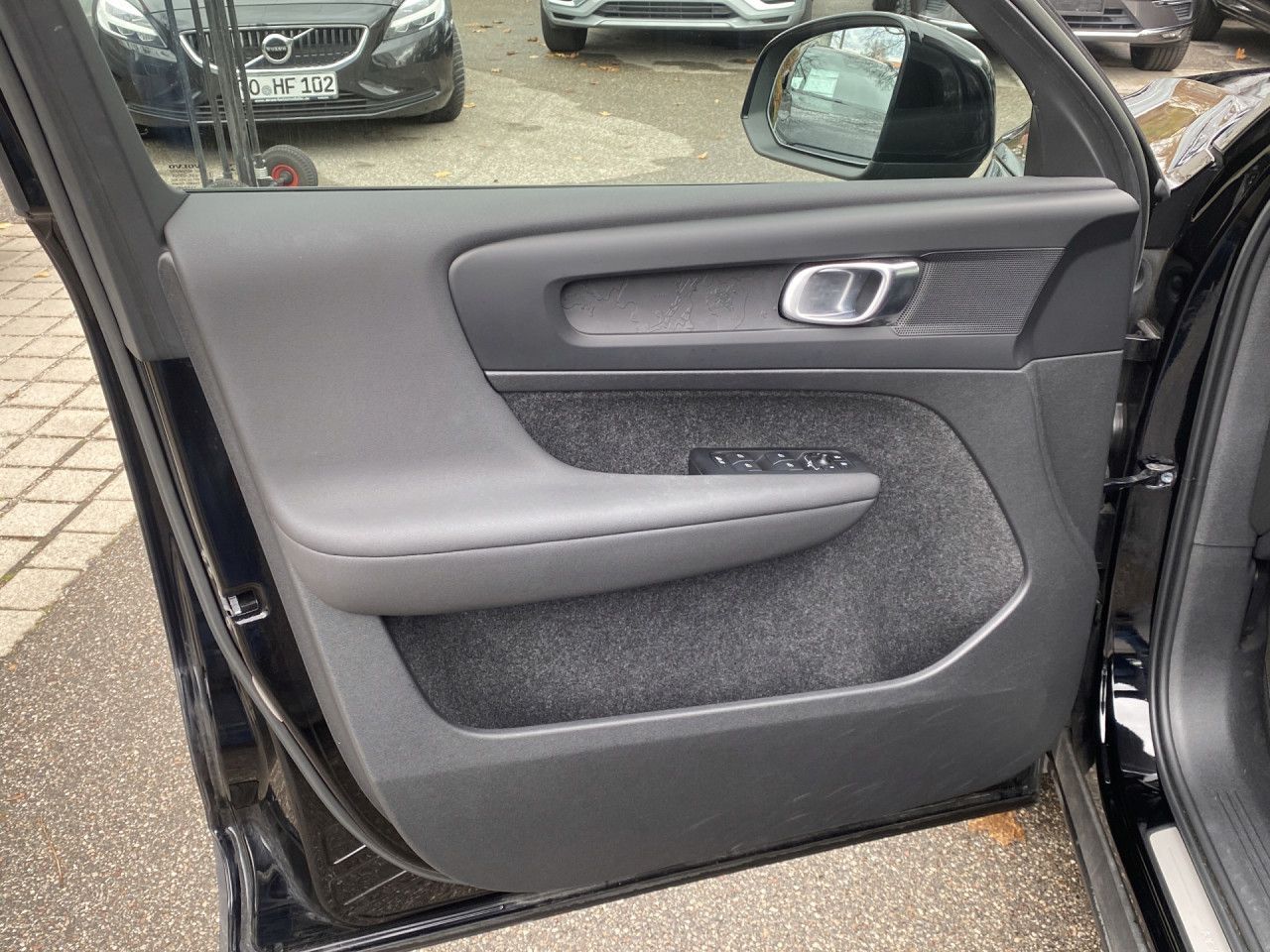 Volvo XC 40 Core Recharge Pure Electric 2WD Bluetooth