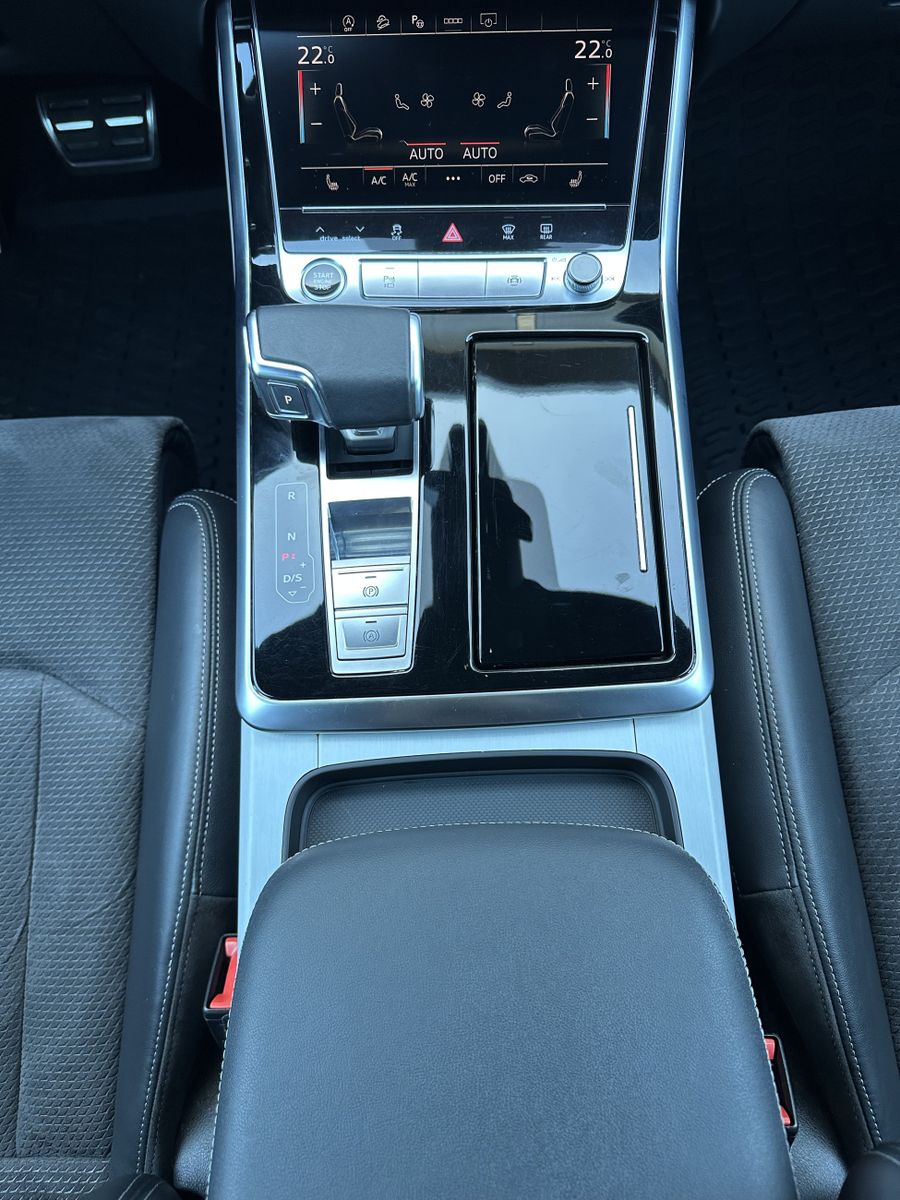 Audi Q7 50 TDI S-Line Black 7Sitzer NAV+MATRIX+AHK+VC