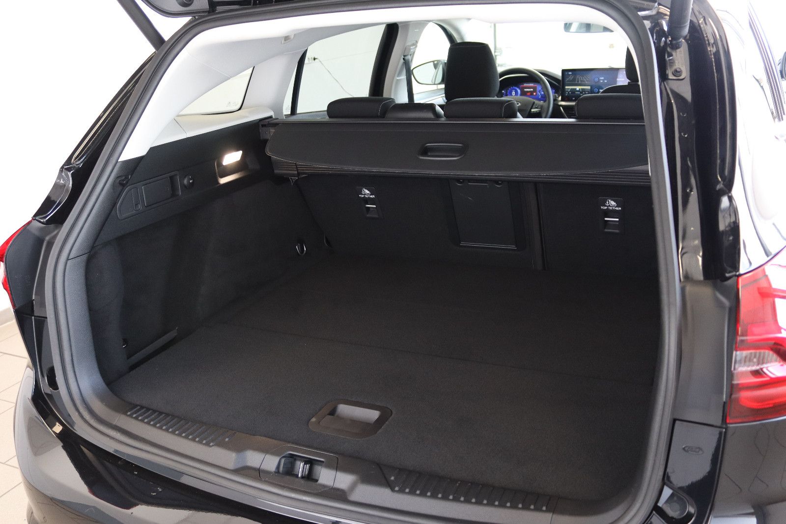 Ford Focus Turn. Aut. Titanium X *LED*NAV*RFK*Winterp