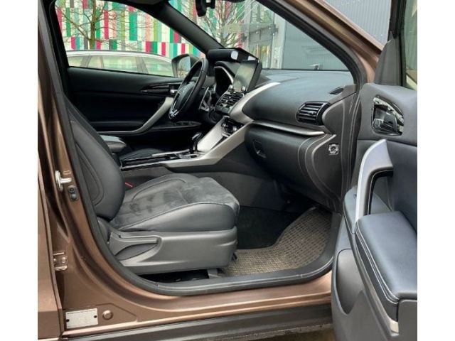 Mitsubishi Eclipse Cross Plus Select Black Hybrid 4WD 2.4 M