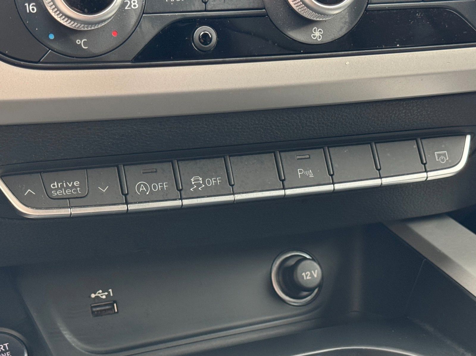 Audi A4 Av. 40 TDI S line S-Tr. - Samsaru's Car Outlet