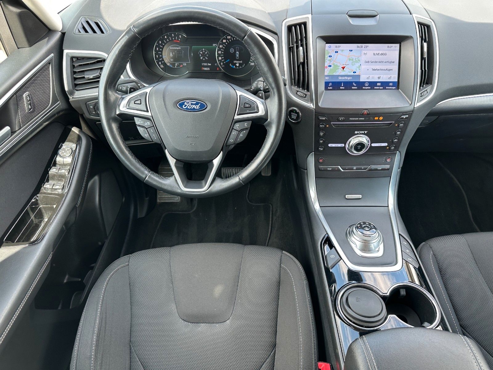 Ford S-MAX Titanium*NAVI*LED*AHK*KAMERA*ACC*