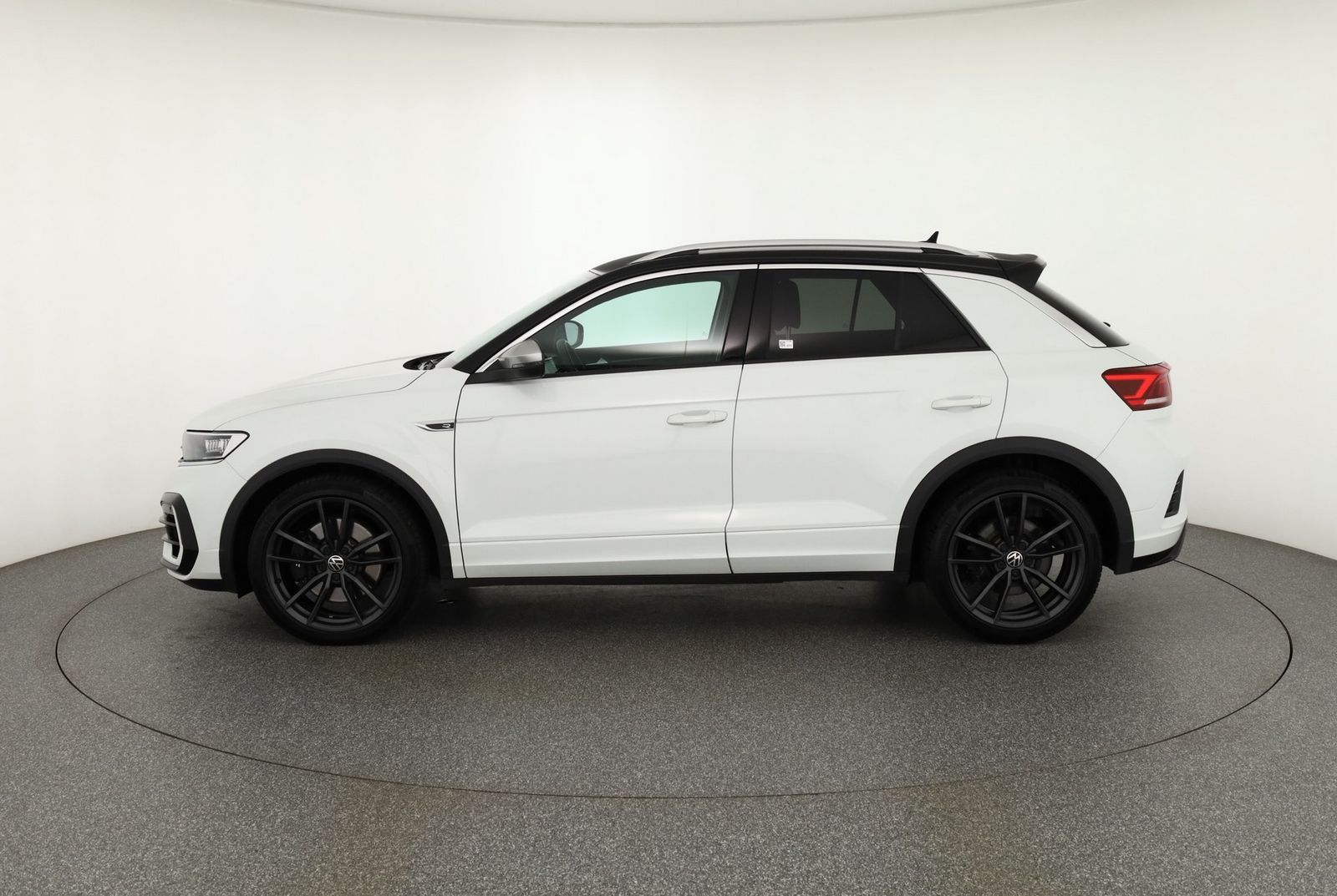 Volkswagen T-Roc 2.0 TSI R 4Motion - Samsaru's Car Outlet