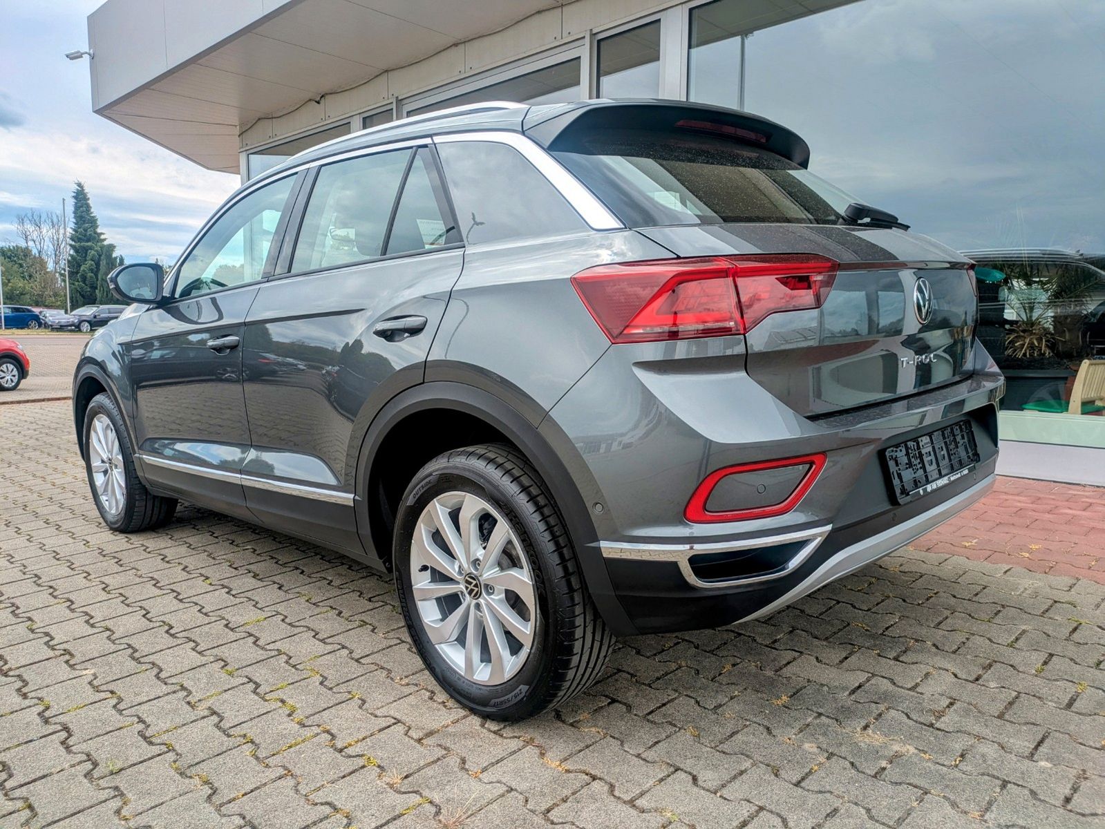 Volkswagen T-Roc Style 2.0 TDI DSG - Samsaru's Car Outlet
