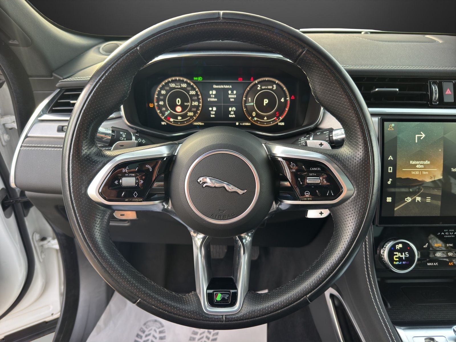 Jaguar F-Pace R-Dynamic SE AWD*Black Pack*Panorama*ACC