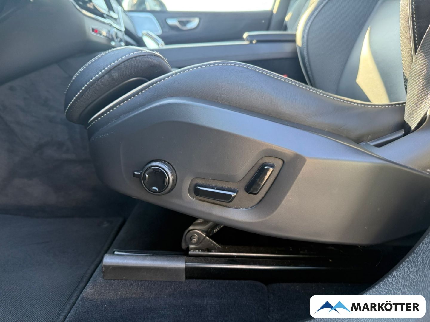 Volvo XC60 T8 AWD Ultimate Bright Recharge ACC/HUD