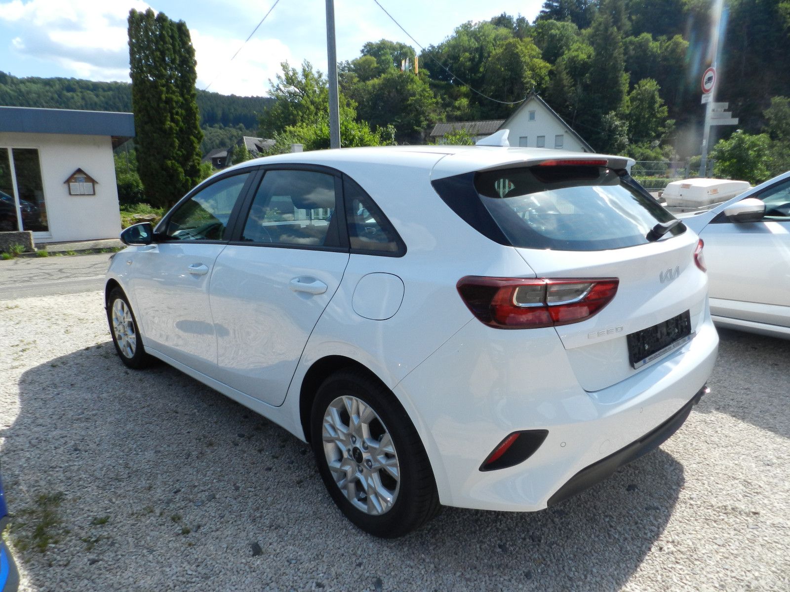 Kia Ceed - Samsaru's Car Outlet