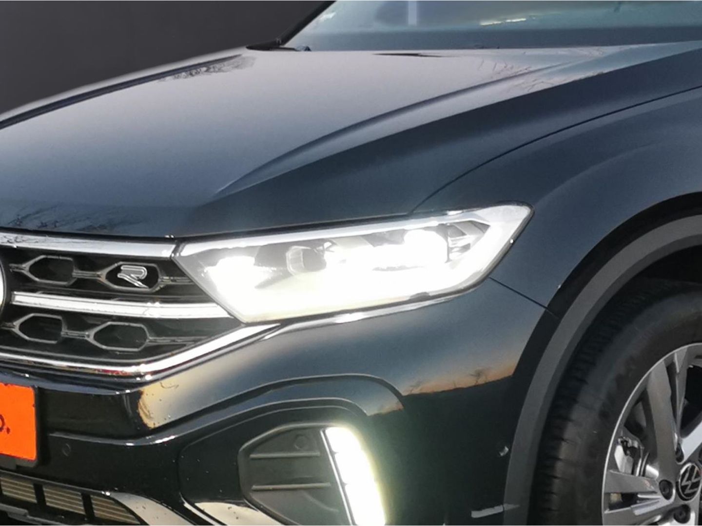 Volkswagen T-Roc R-Line - Samsaru's Car Outlet