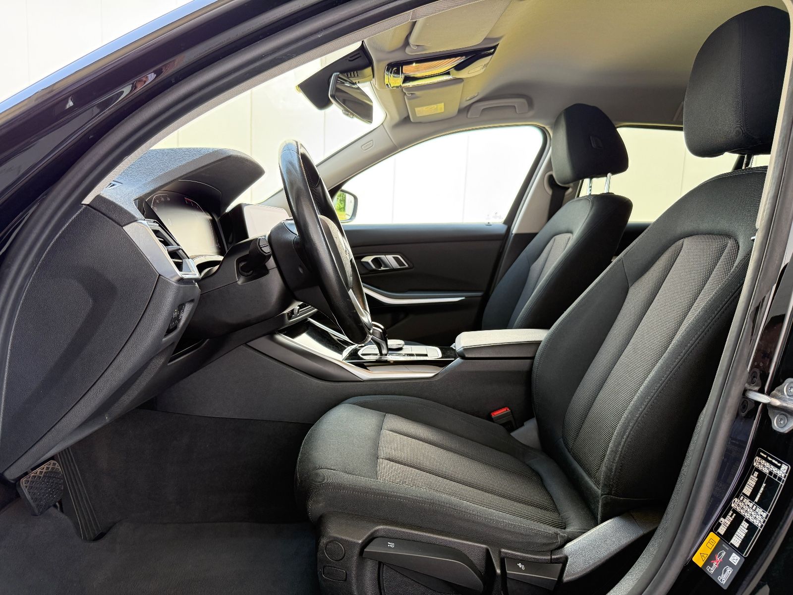 BMW 320 d - Samsaru's Car Outlet