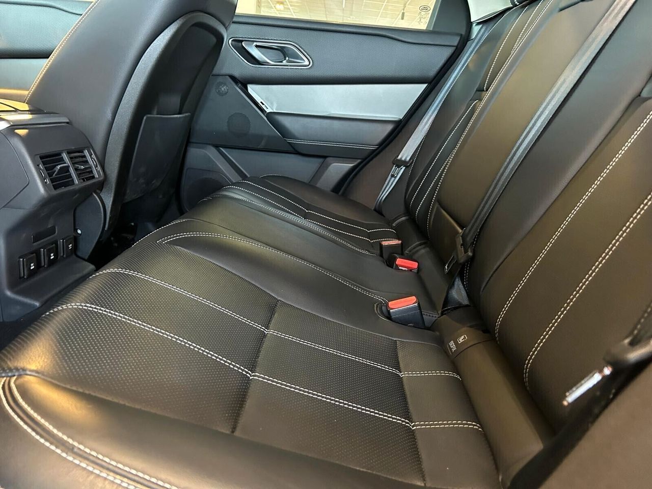 Range Rover Velar S 2.0D - Samsaru's Car Outlet
