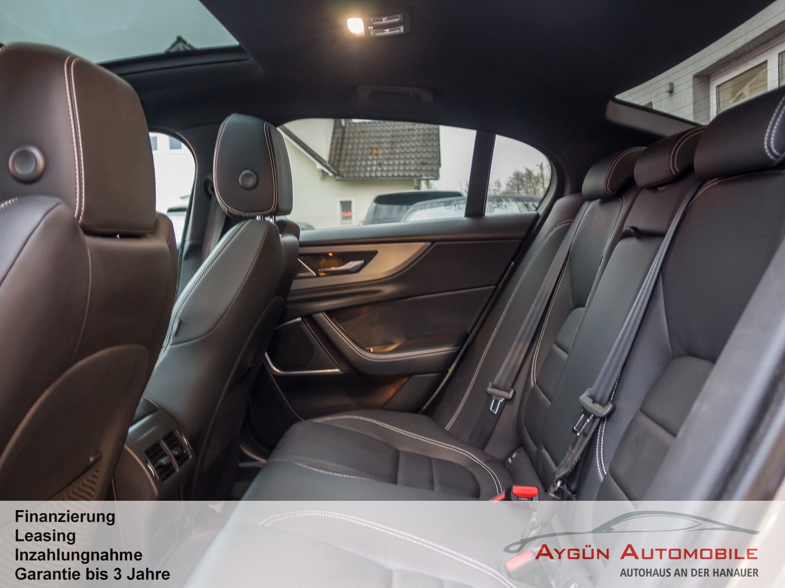 Jaguar XE D200 RWD R-Dynamic Black*ACC*AHK*HUD*Pano*