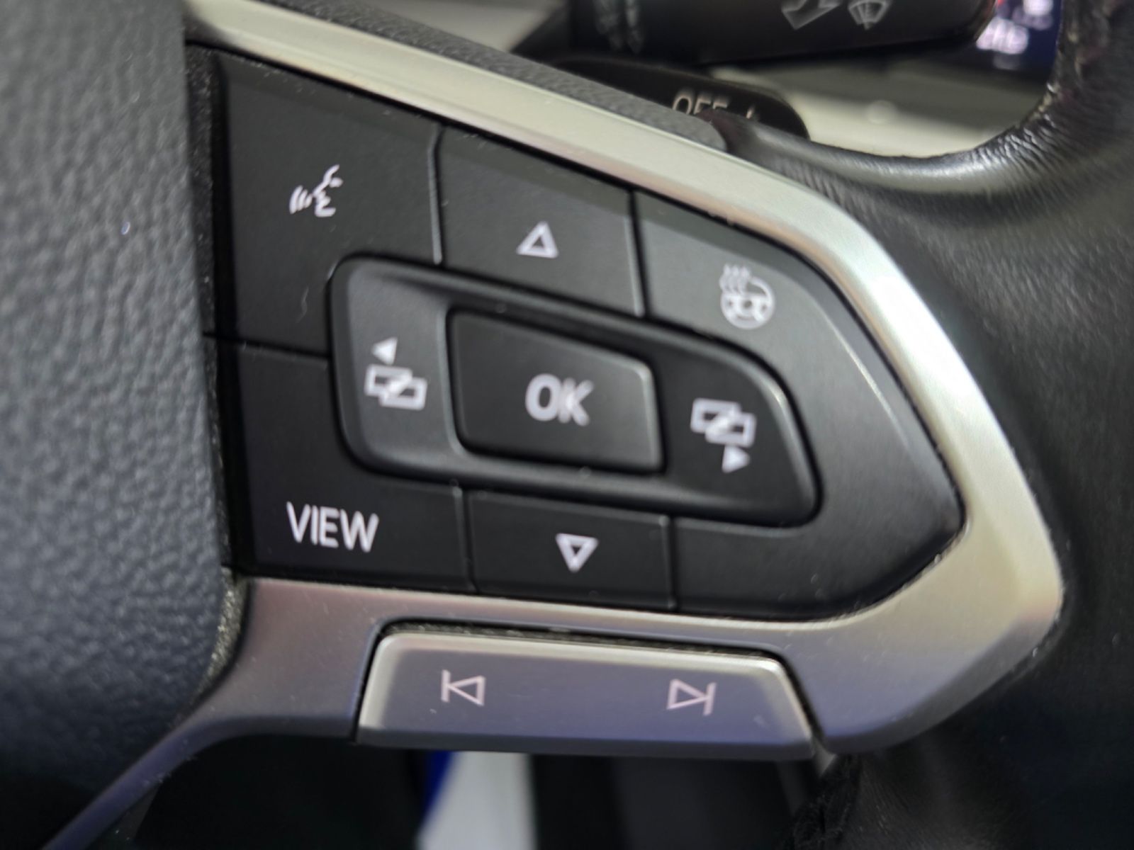 Volkswagen Golf VIII Variant Life eTSI DSG - Samsaru's Car Outlet