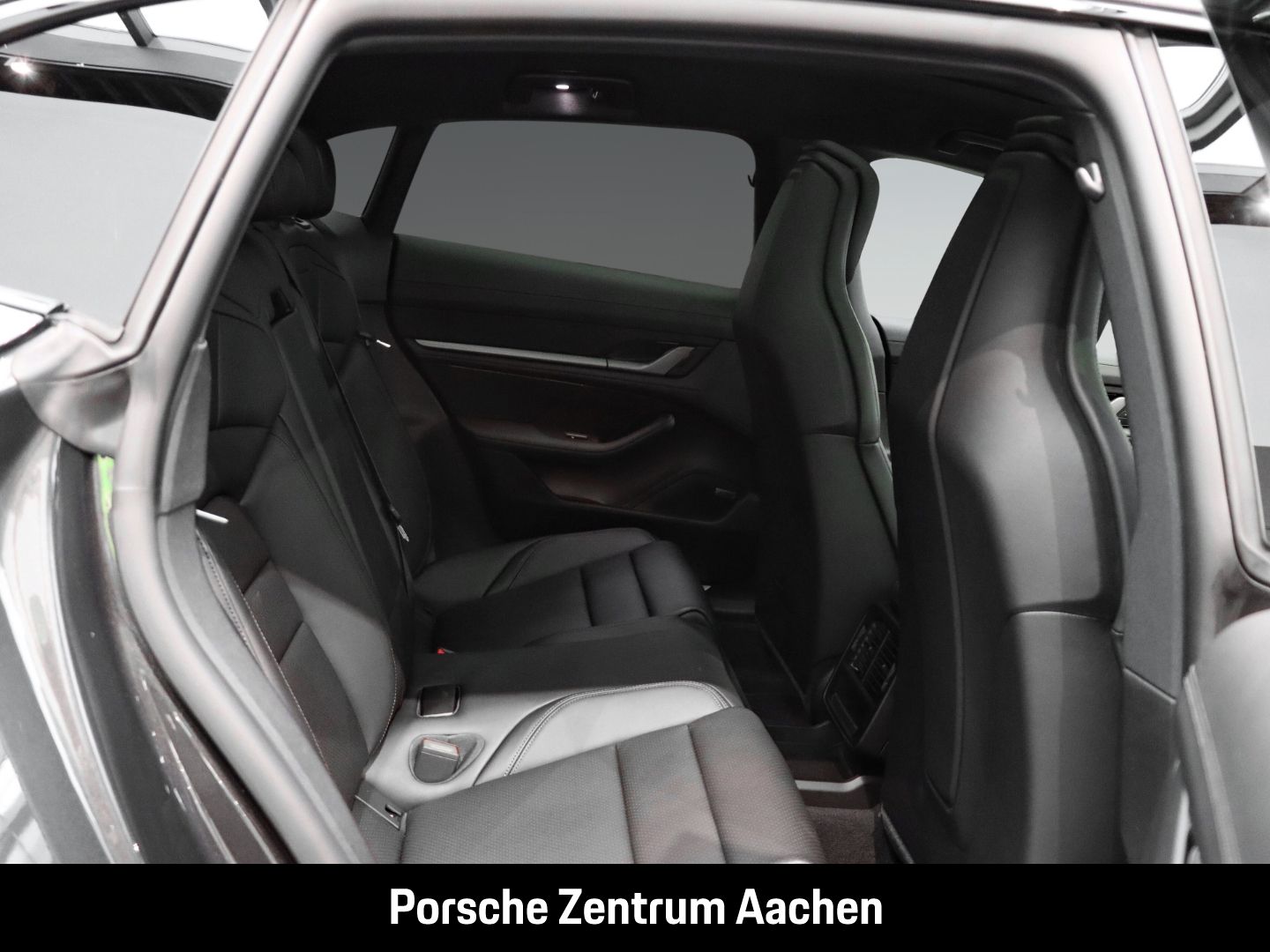 Porsche Taycan 4S Sport Turismo Head-Up Surround-View