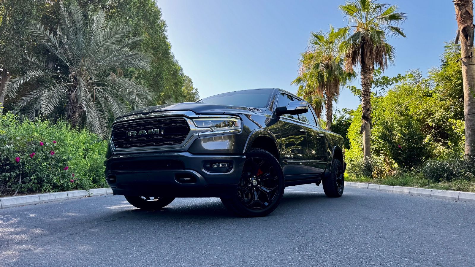 Dodge LIMITED*CLEAN-CARFAX*HEADUP*LUFT*RAMBOX*360°KAME