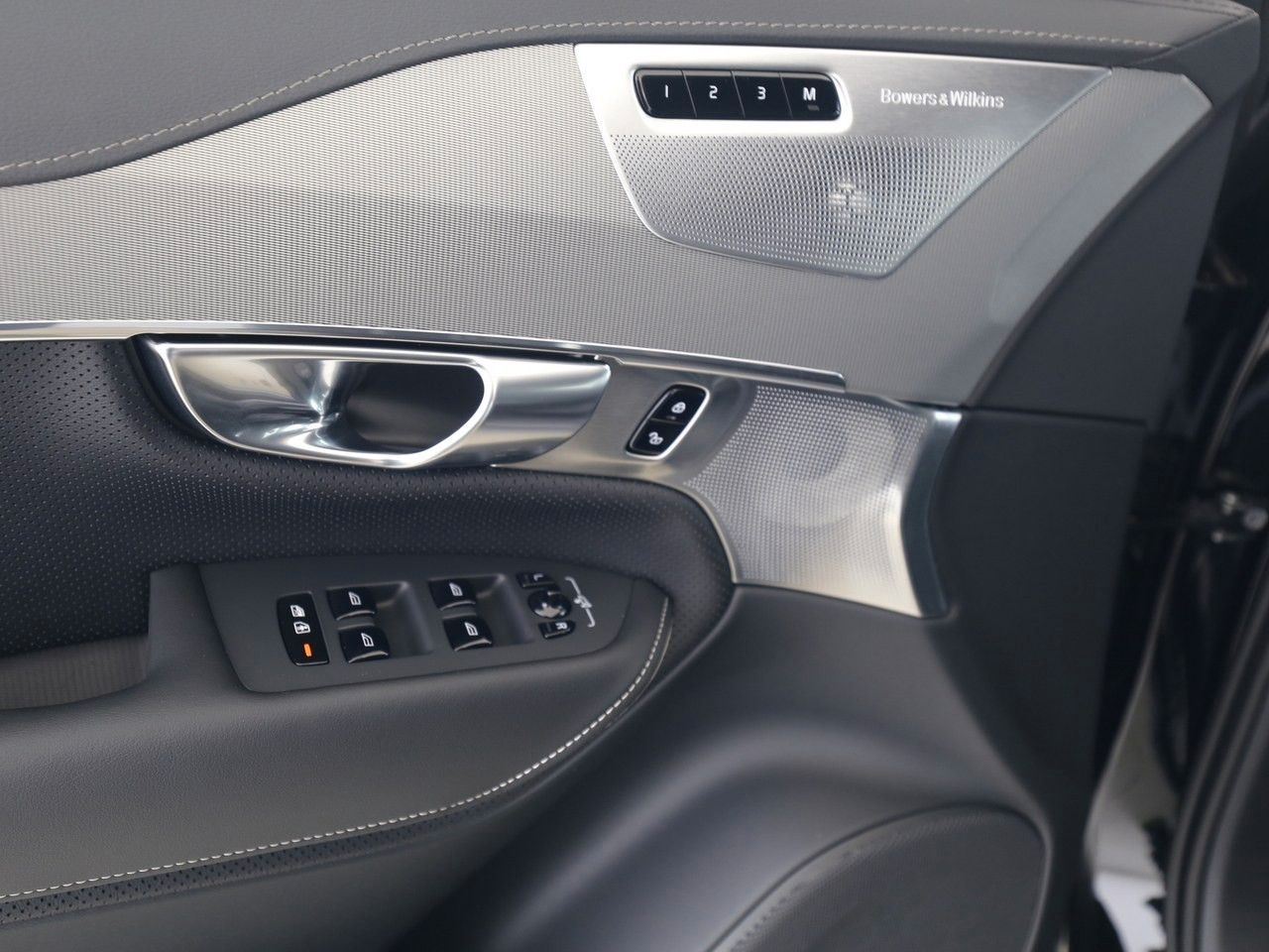 Volvo XC 90 T8 Plus Bright Recharge Plug-In Hybrid AWD