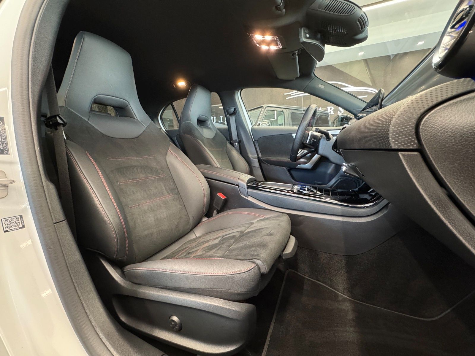 Mercedes-Benz A 200 AMG Line - Samsaru's Car Outlet