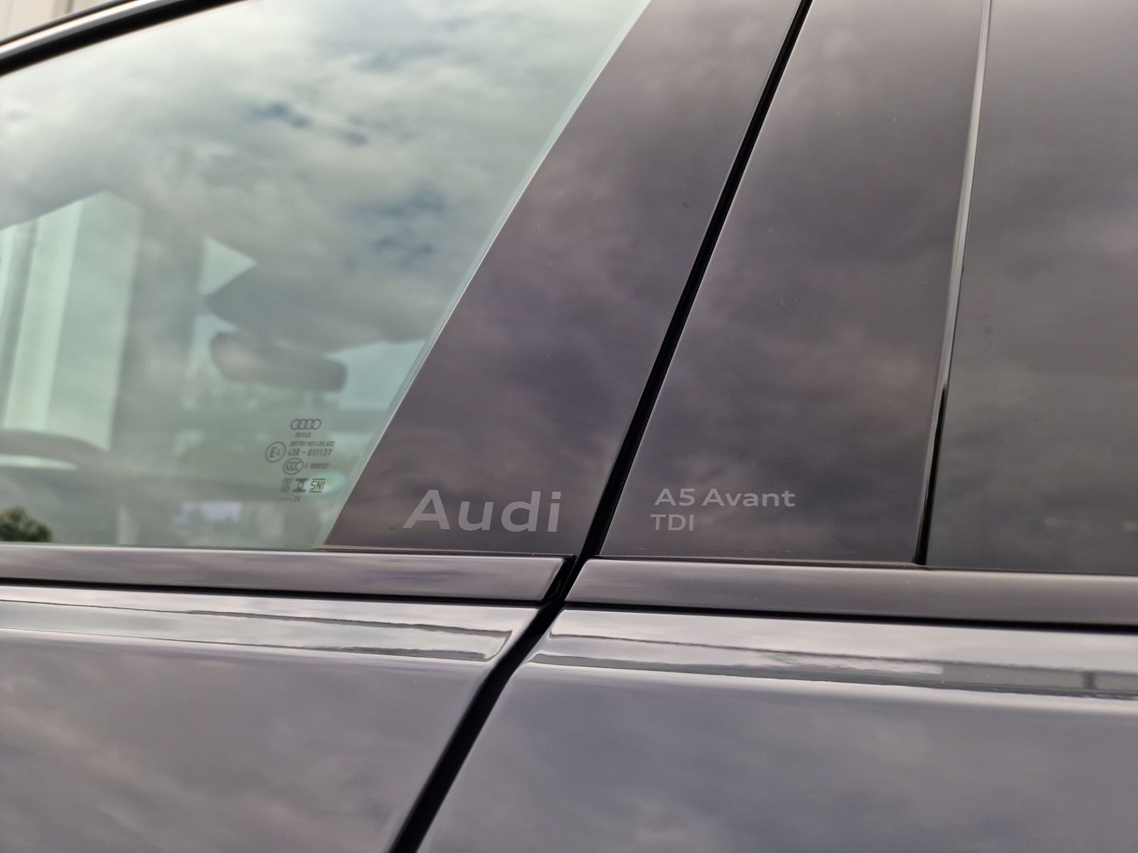 Audi A5 Avant TDI S line edition one Tech+ AHK 19"