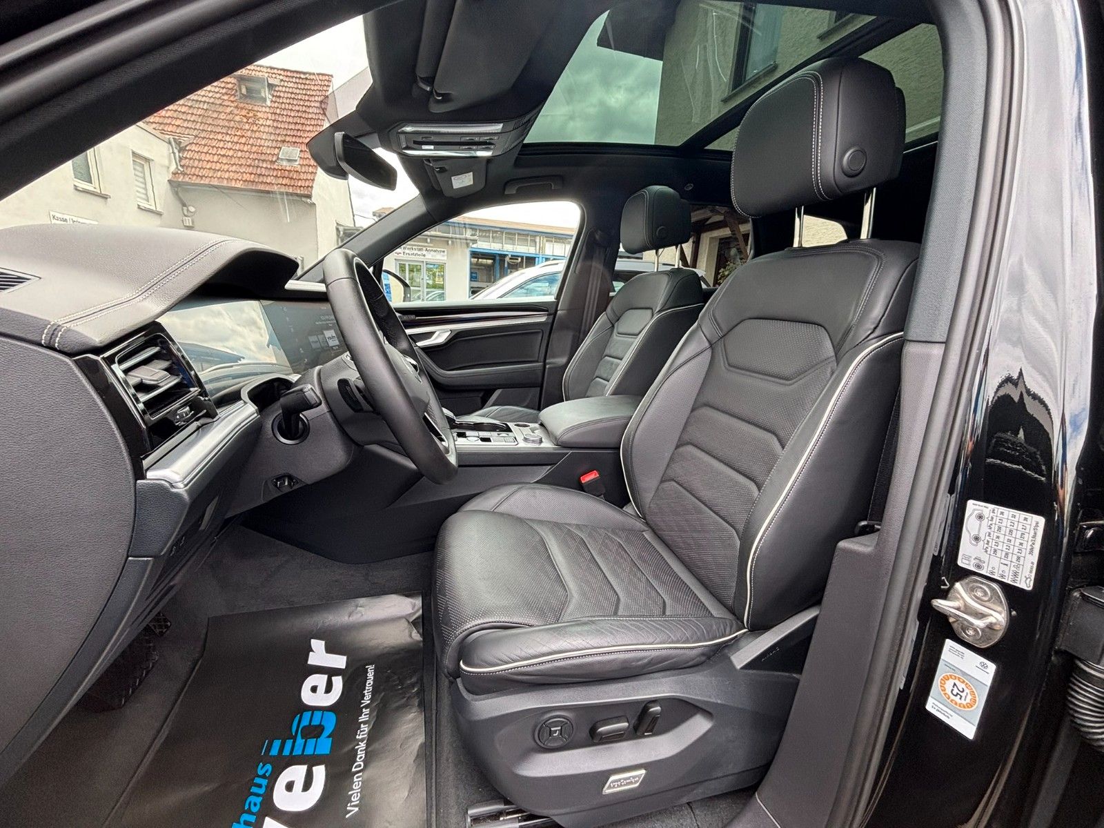 Volkswagen Touareg Elegance 4M - Samsaru's Car Outlet