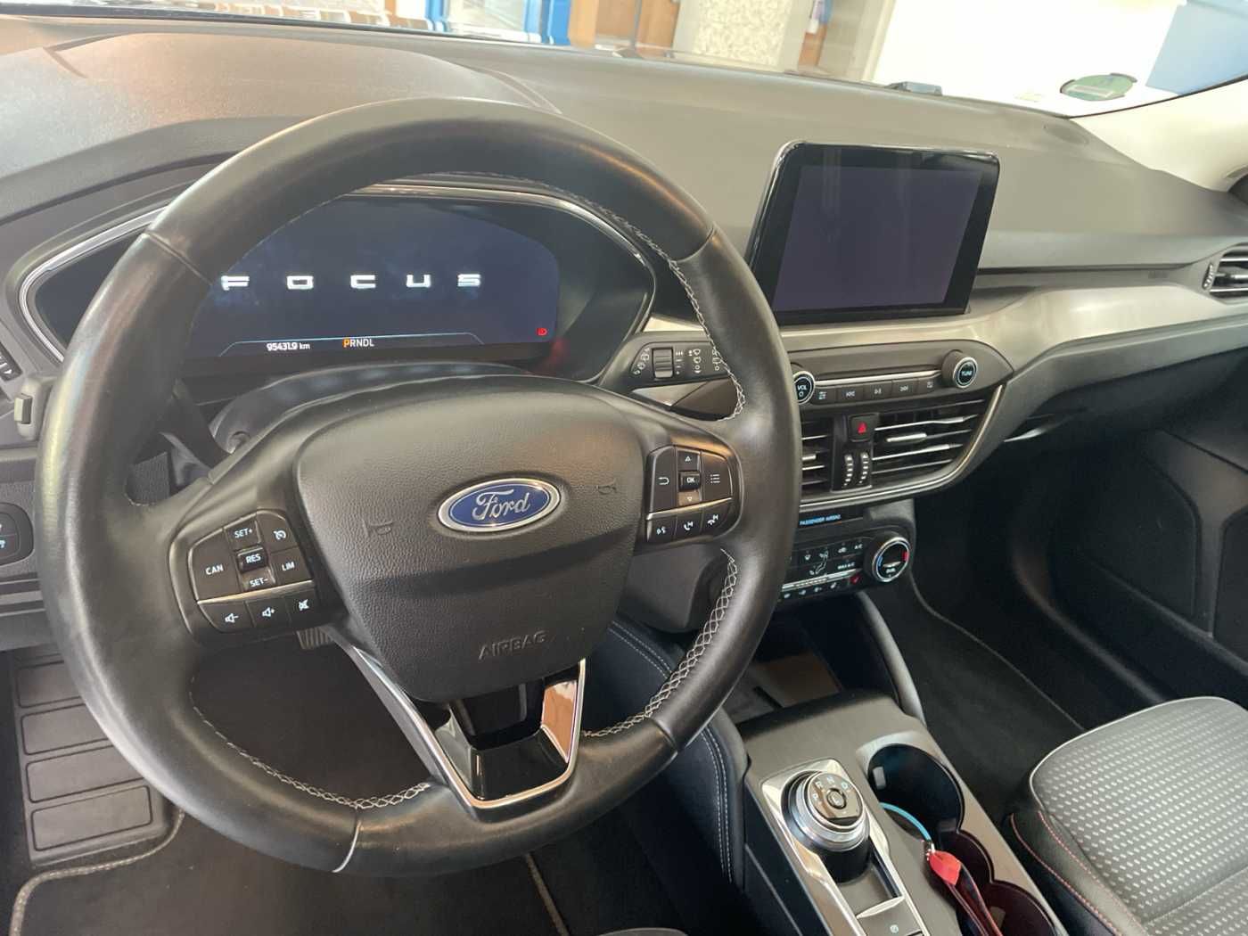 Ford Focus Turnier Aut. TITANIUM X - Samsaru's Car Outlet