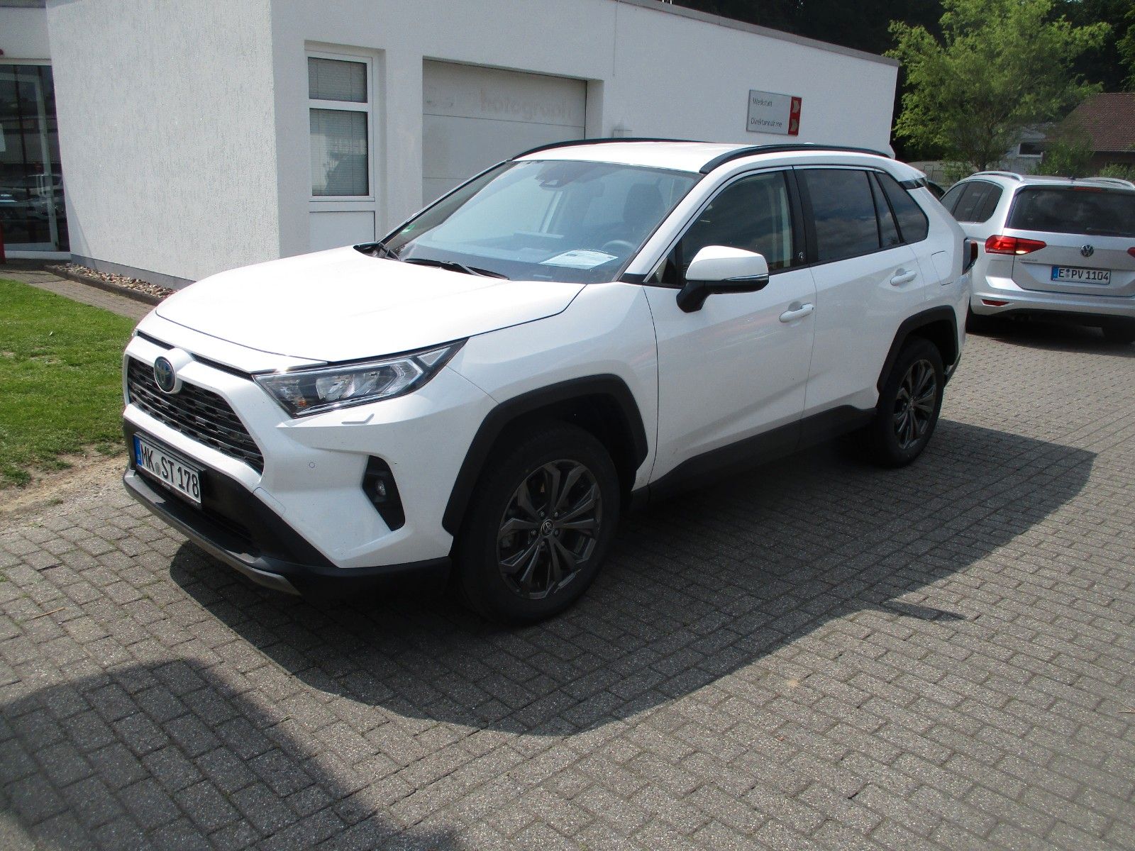 Toyota RAV 4 Hybrid 4x2 Team Deutschland - Samsaru's Car Outlet