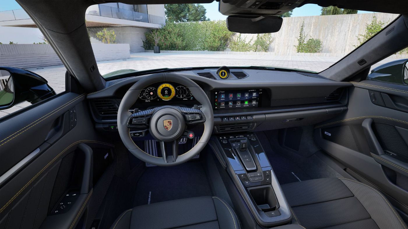 Porsche 992 (911) Carrera 4 GTS | PTS natooliv | PCCB |