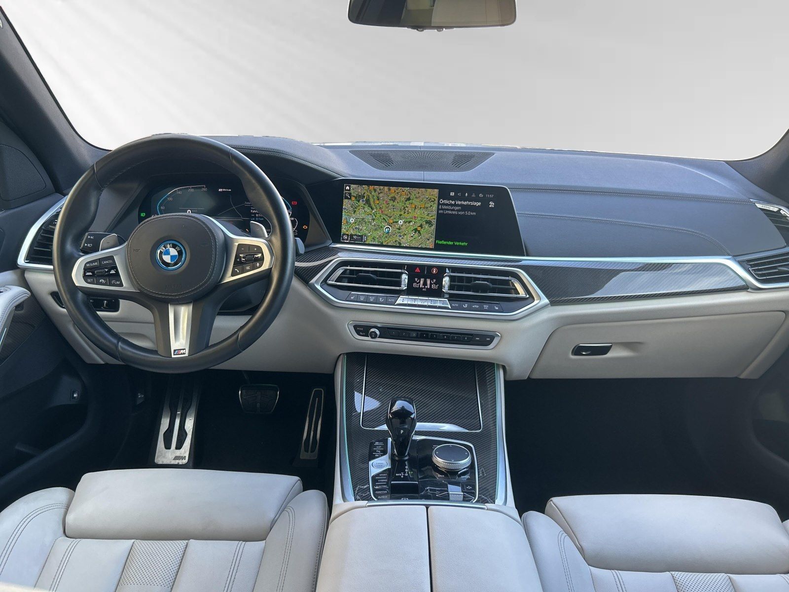 BMW X5 xDrive45e M Sport|AHK|SkyLounge|Stop&Go