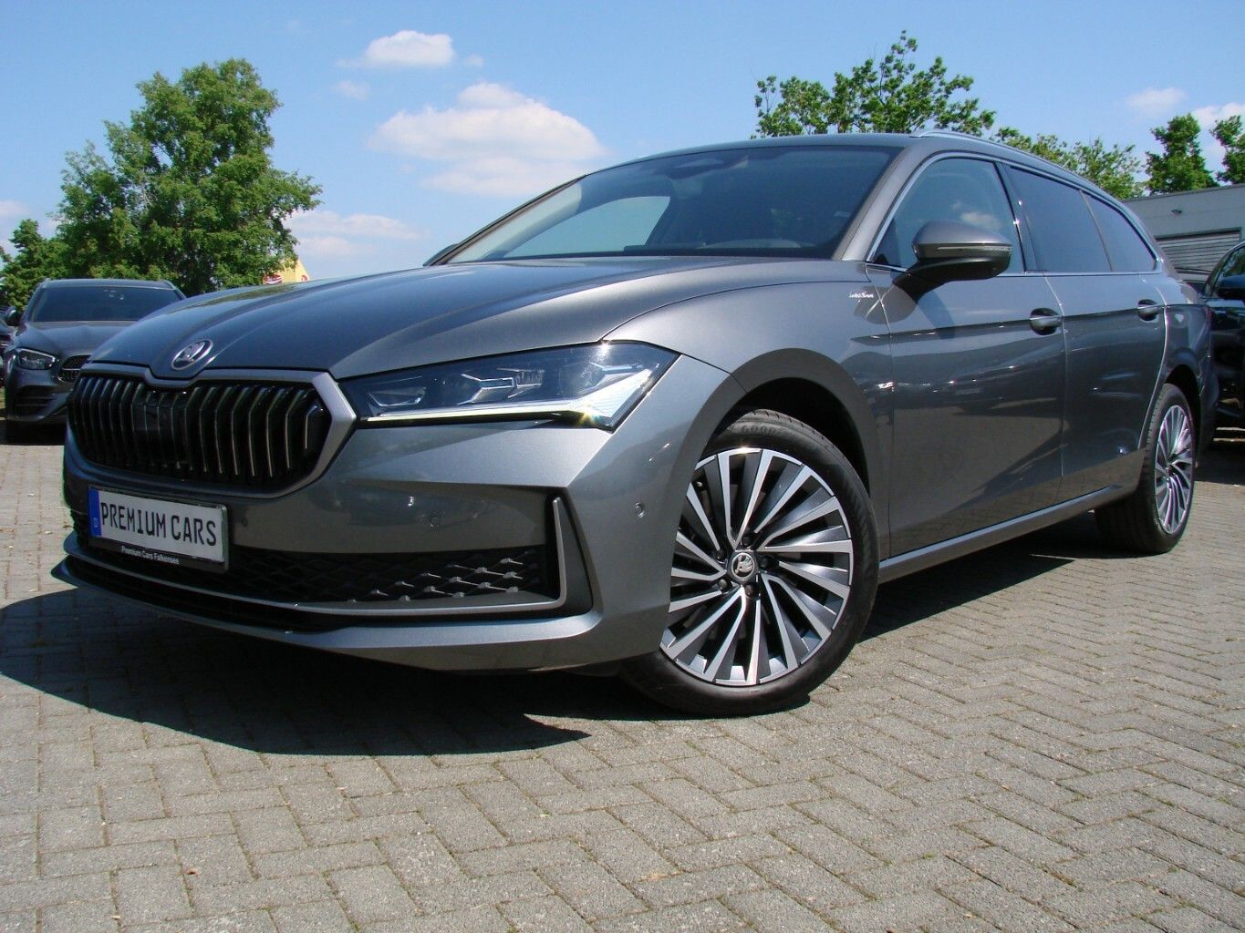 Skoda Superb 2.0TDi L&K 4x4 ACC LED AHK H&K 360º