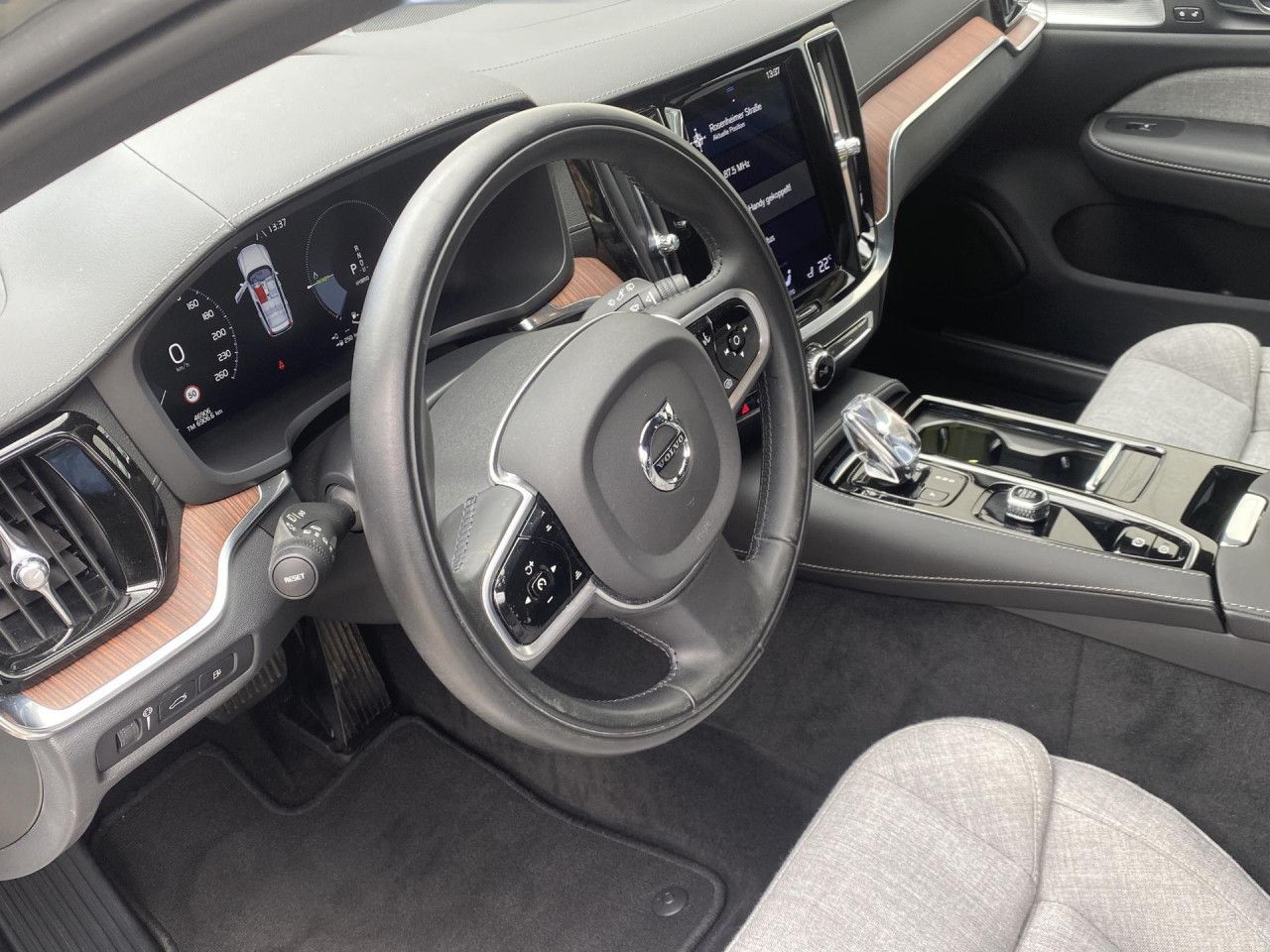 Volvo V60 Plus Bright Recharge Plug-In Hybrid AWD Navi