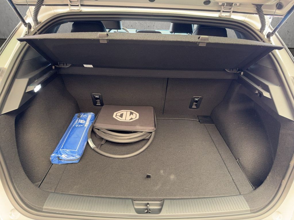 MG4 Luxury 64 kWh PDC SHZ KAMERA W-LAN LED 360°