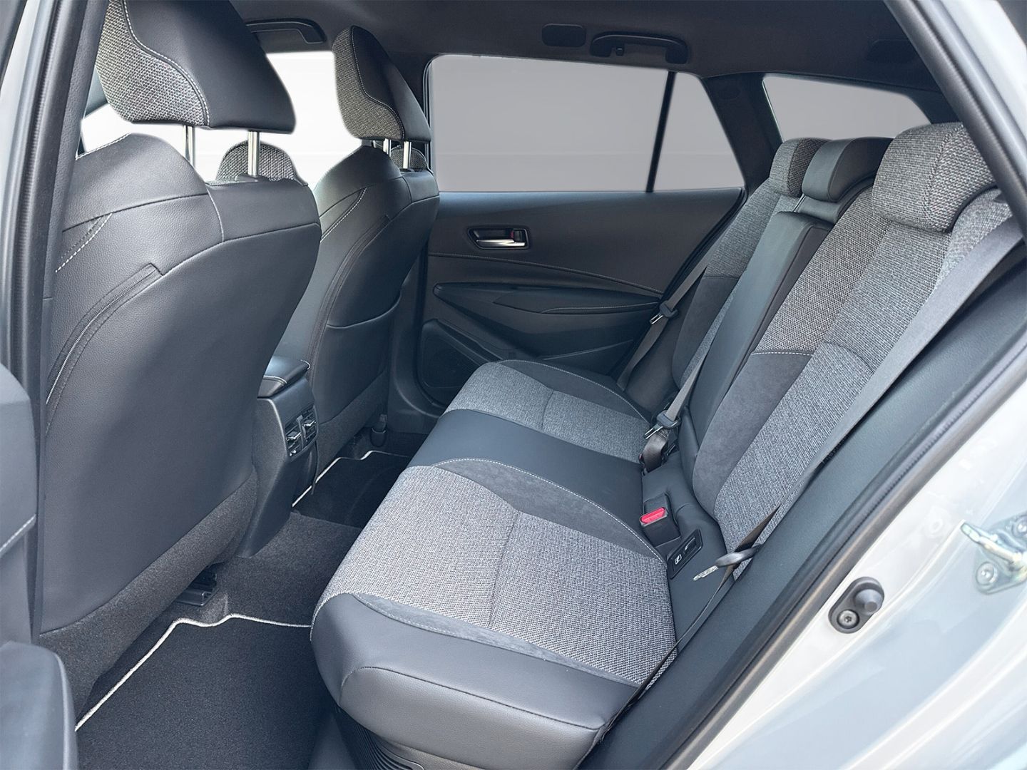 Toyota Corolla Touring Sports 2.0 Hybrid Teamplayer +Te