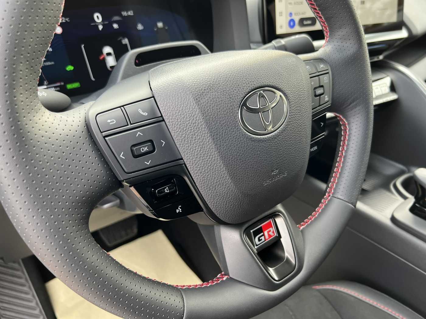 Toyota C-HR 2.0 GR 4X4 SPORT - Samsaru's Car Outlet