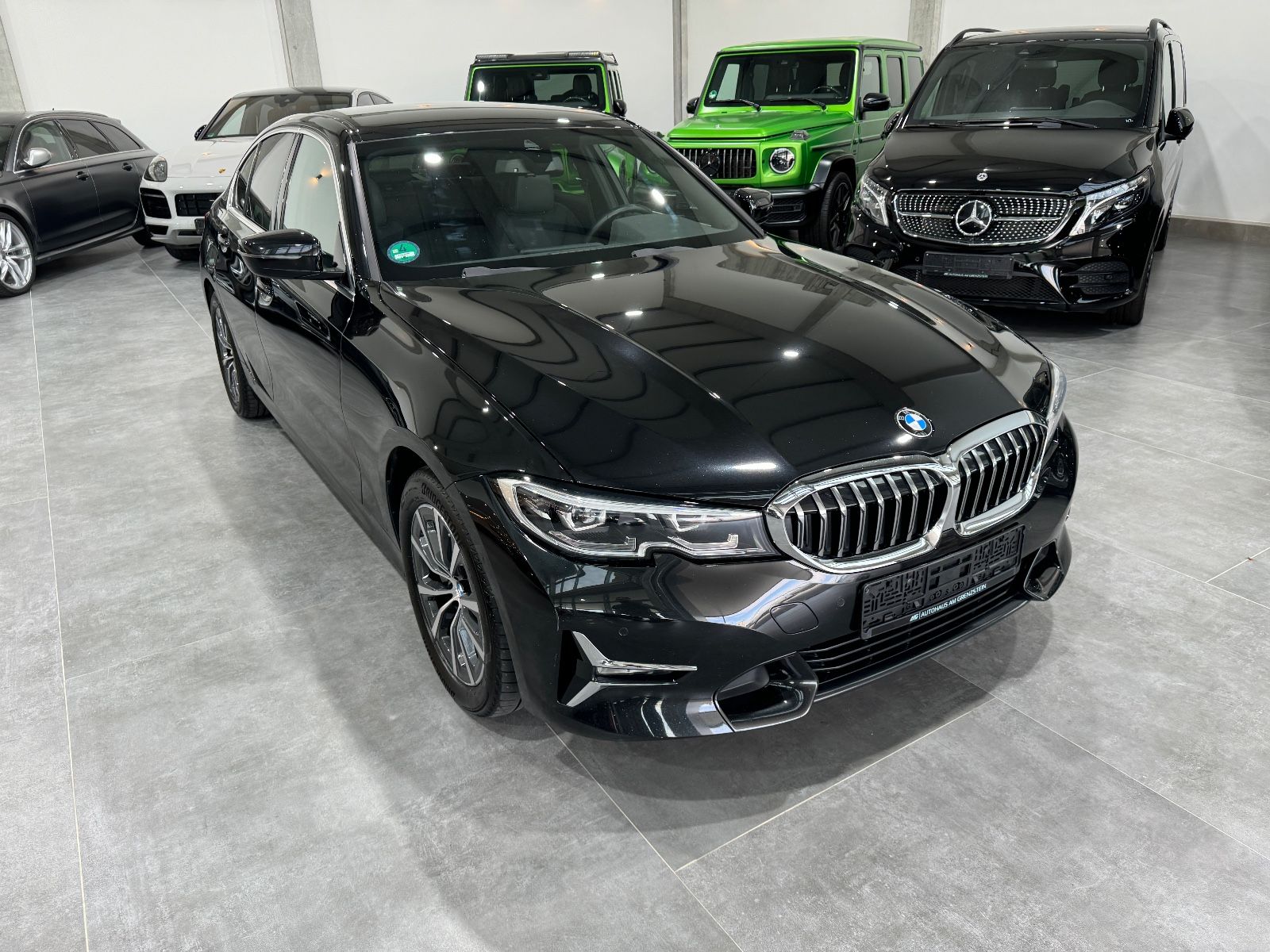 BMW 330 e Luxury Line Individual - Samsaru's Car Outlet