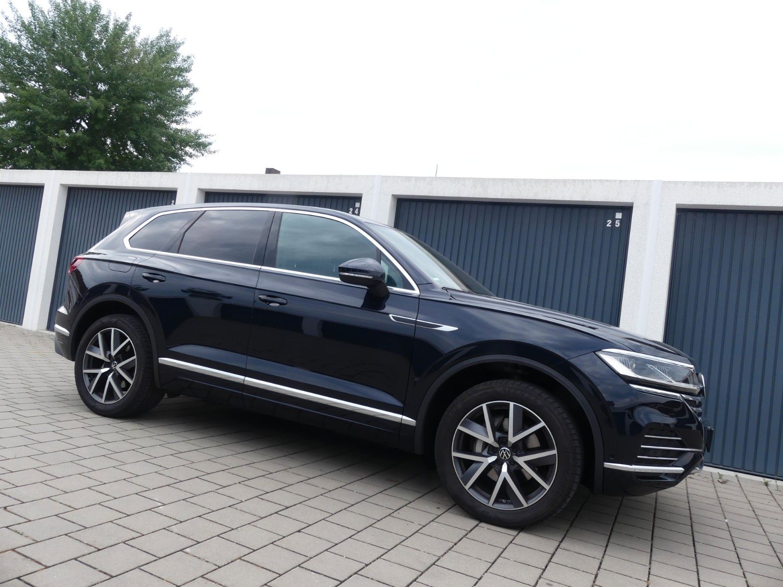 Volkswagen Touareg Elegance 4Motion - Samsaru's Car Outlet