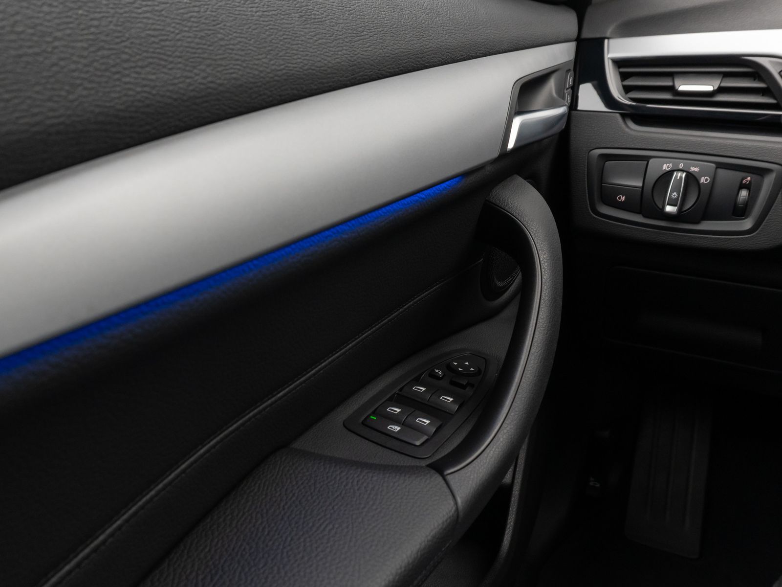 BMW X1 xD20d - Samsaru's Car Outlet