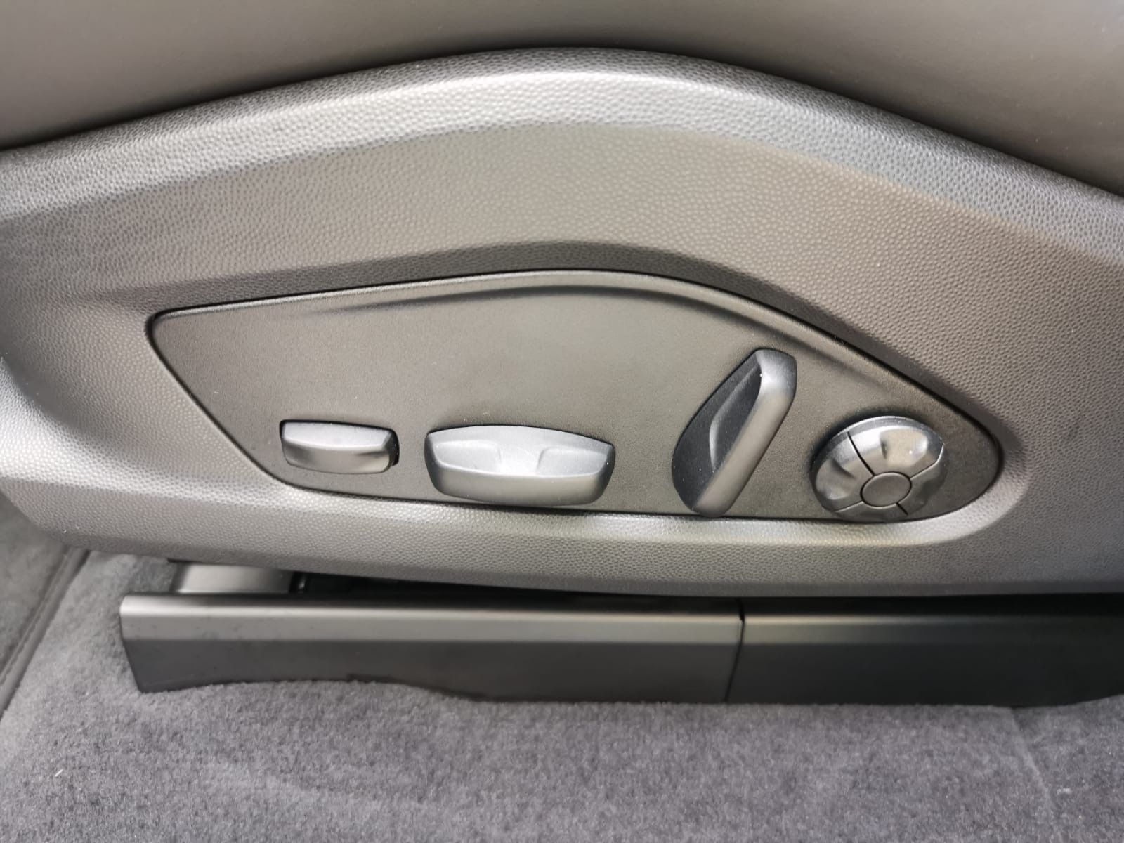 Porsche Macan - Samsaru's Car Outlet