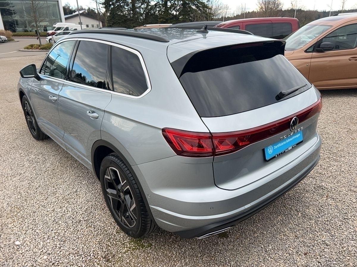 Volkswagen Touareg Elegance TDi - Samsaru's Car Outlet