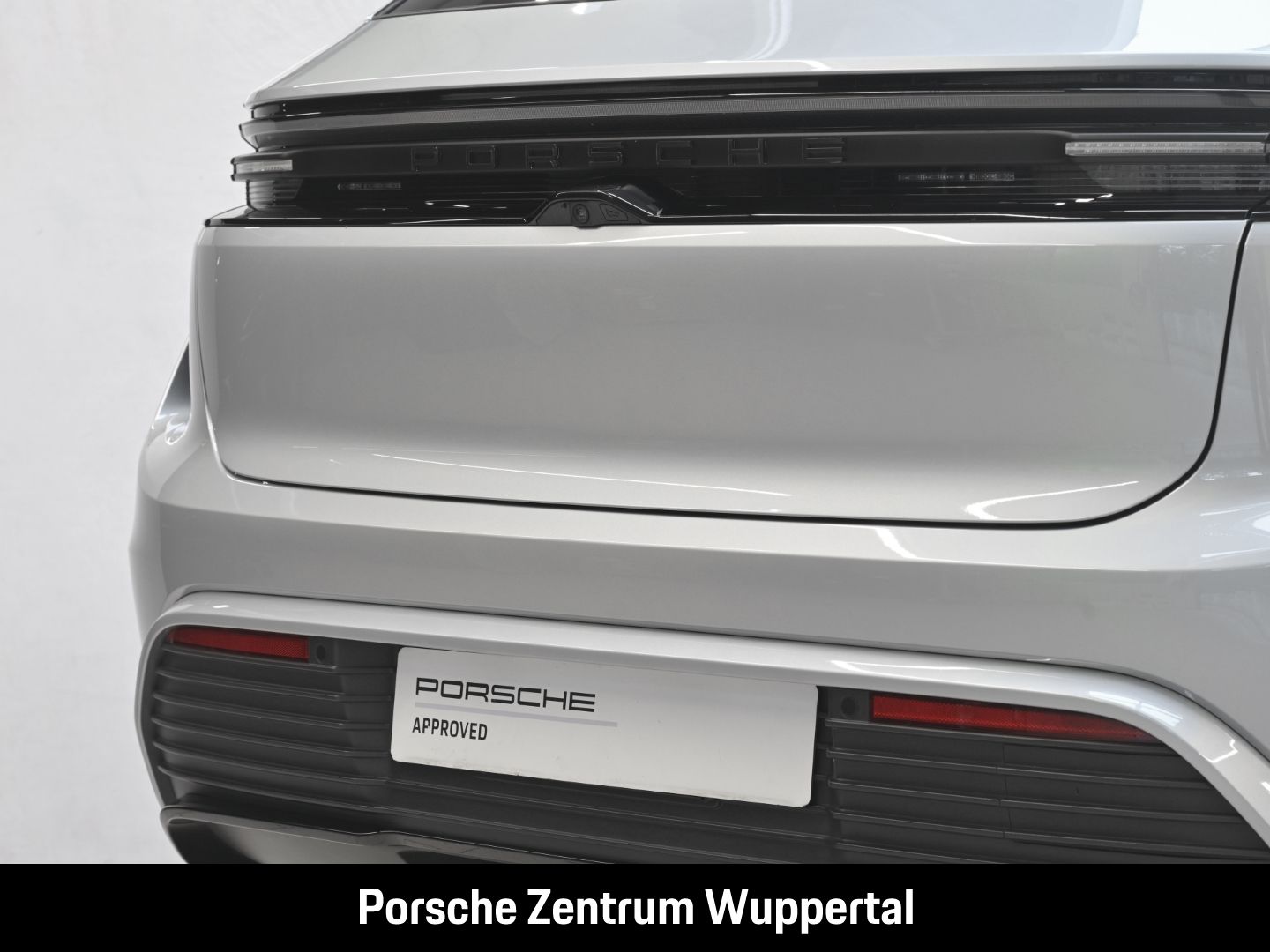 Porsche Macan Turbo*SportChrono*Sitzlüftung*BOSE*Pano*LE
