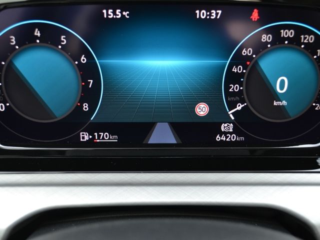 Volkswagen Golf VIII 1.5 TSI Life - Samsaru's Car Outlet