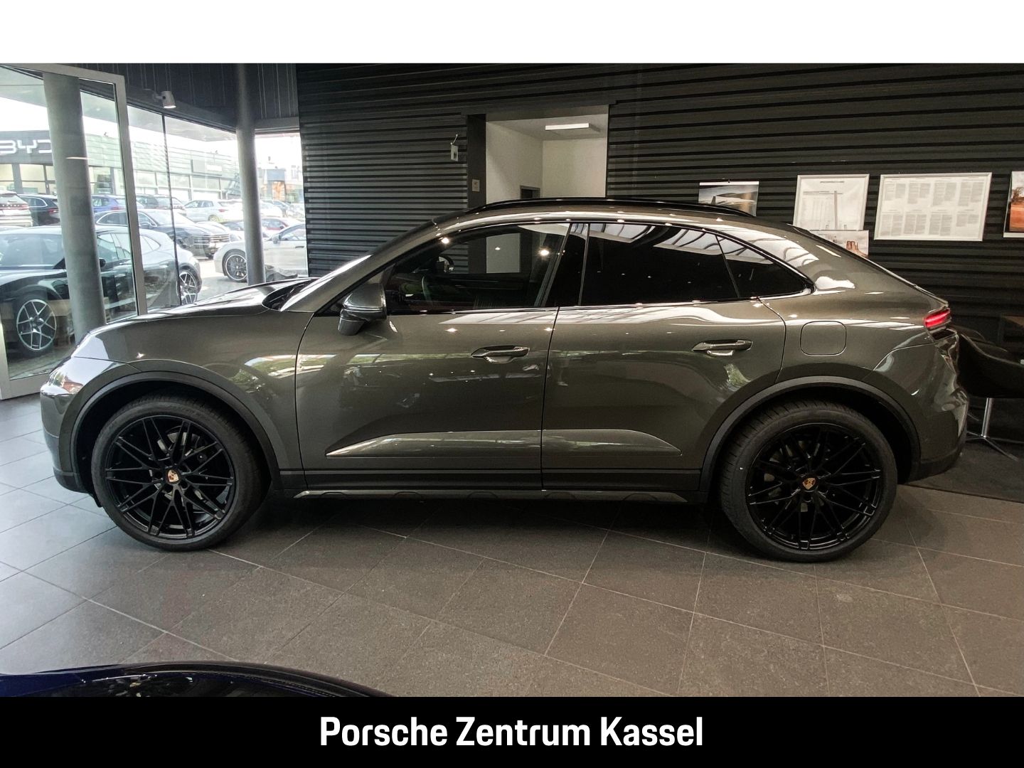 Porsche Macan Electric 4 Matrix LED
