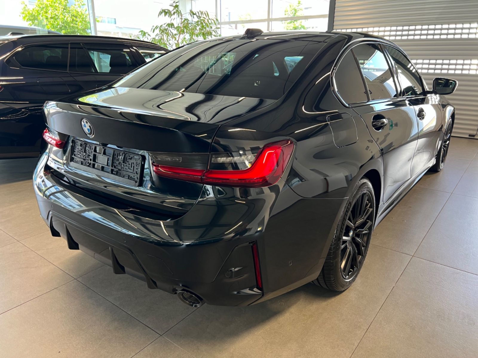 BMW 320 d xDrive M Sport - Samsaru's Car Outlet