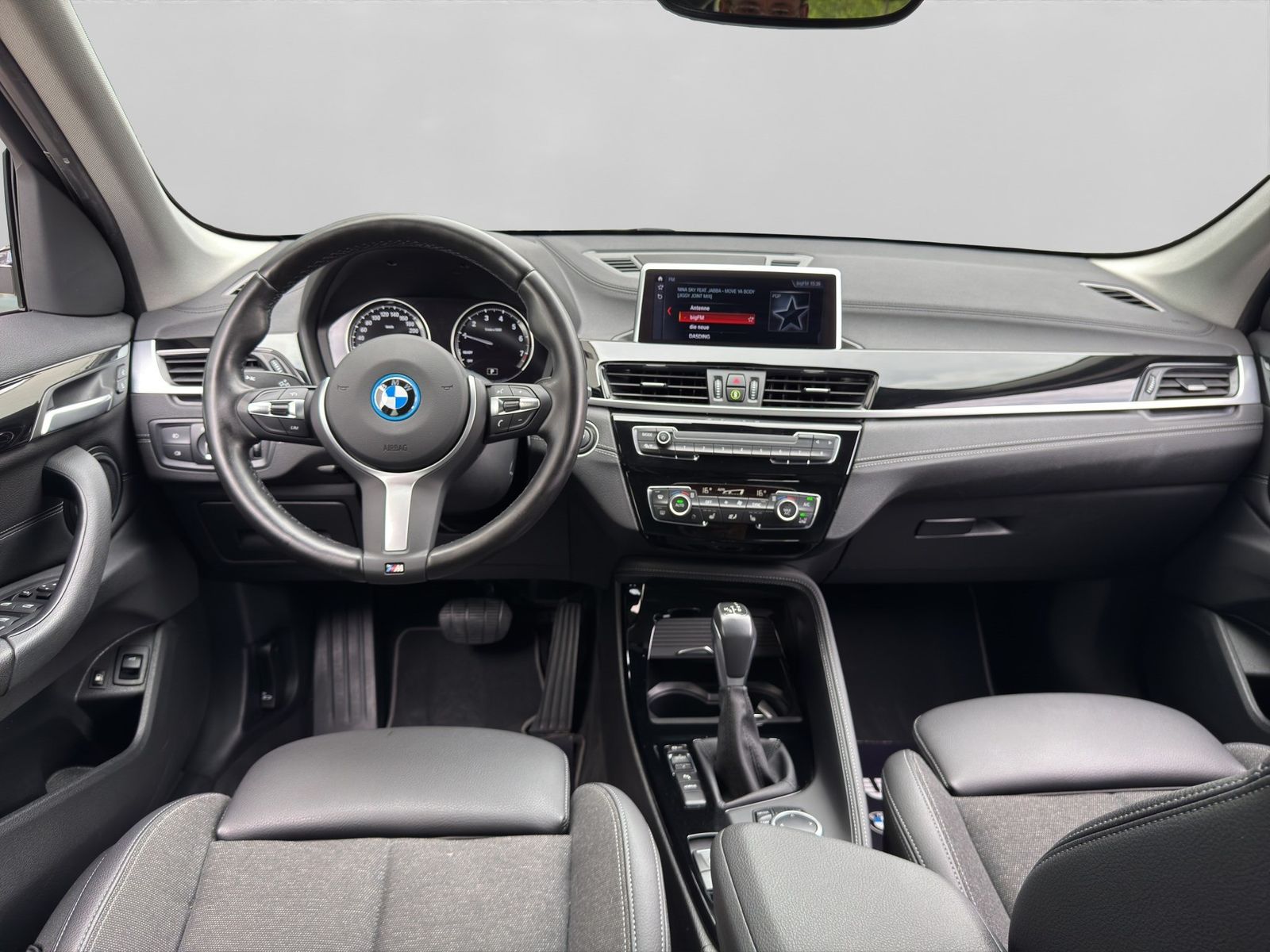 BMW X1 xDrive25e - Samsaru's Car Outlet