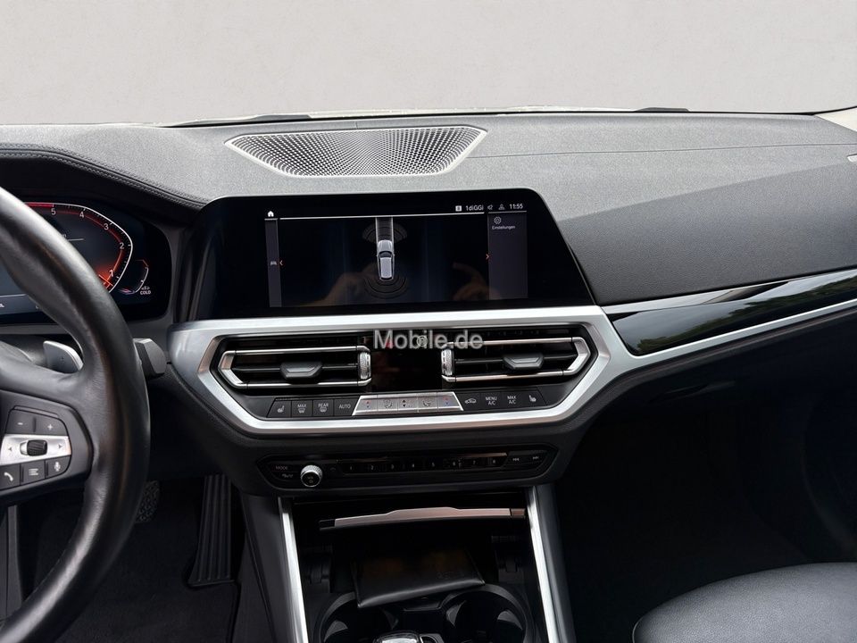 BMW 330d Touring Luxury Line - Samsaru's Car Outlet