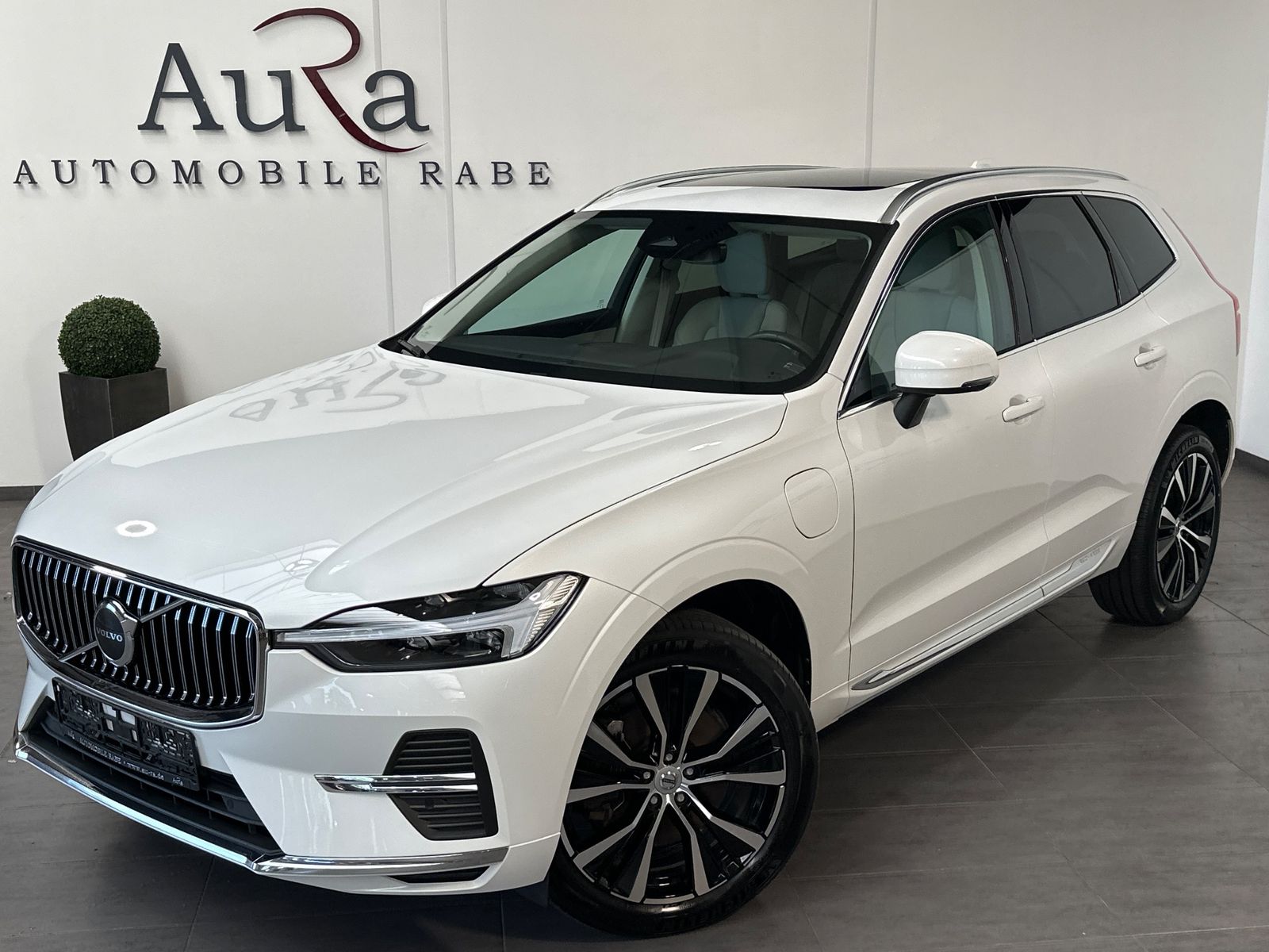 Volvo XC60 T6 AWD Recharge Core NAV+LED+PANO+AHK+STHZG
